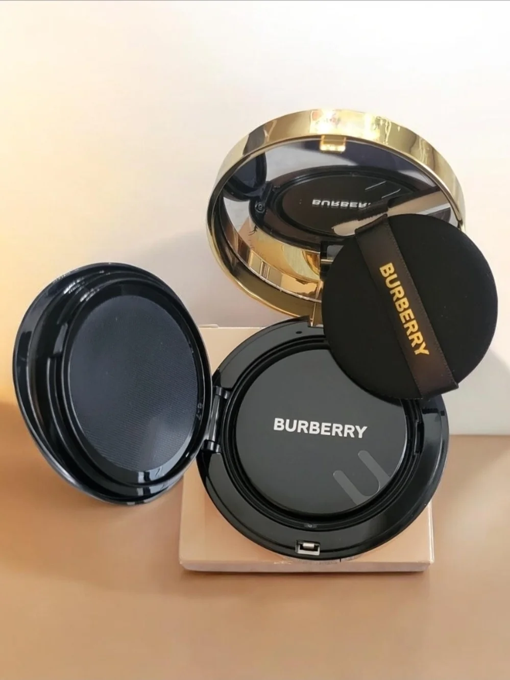 Burberry Matte Glow Cushion Luminous Hydrating Powder Compact Foundation NEW